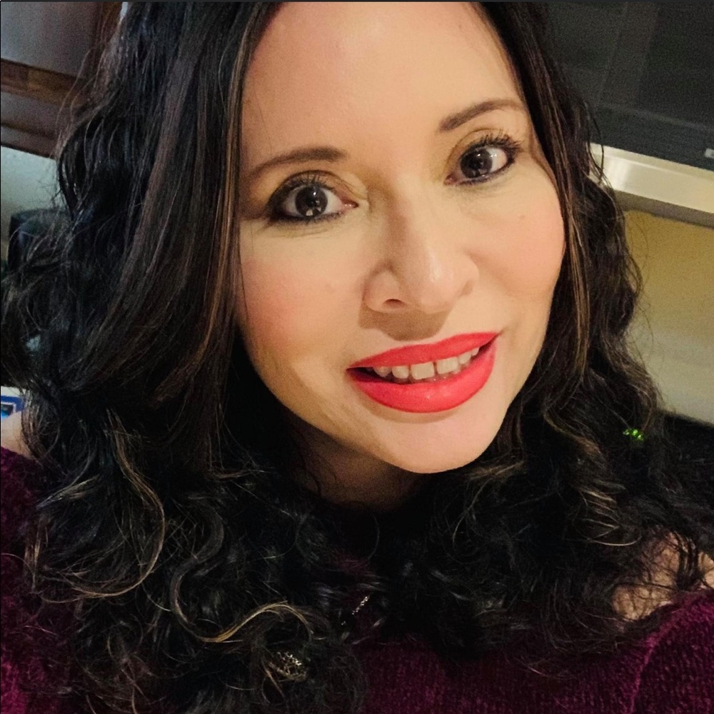 Meet your Posher, Laura